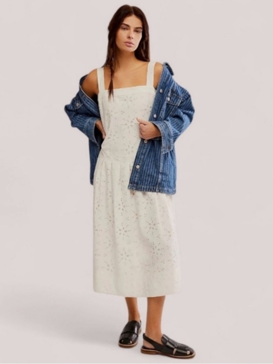 Free People Dresses & Skirts - FREE PEOPLE Primavera Eyelet Midi Dress in White, size XS NEW